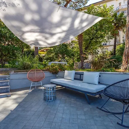 Apartament Romantic Place With Pines, Cats, Stunning View And Parking *