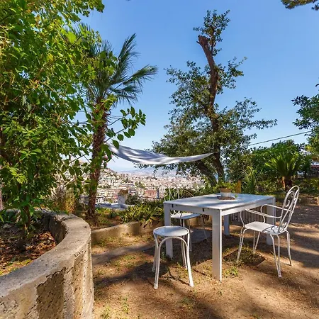 Apartament Romantic Place With Pines, Cats, Stunning View And Parking