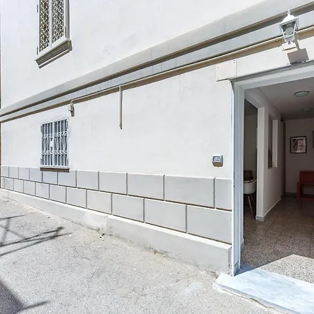 Apartament Romantic Place With Pines, Cats, Stunning View And Parking *