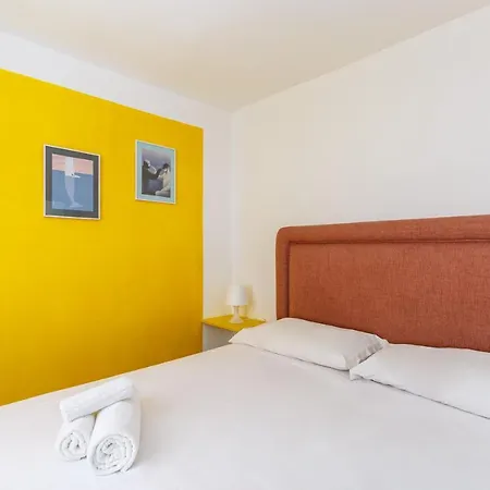 Apartament Romantic Place With Pines, Cats, Stunning View And Parking