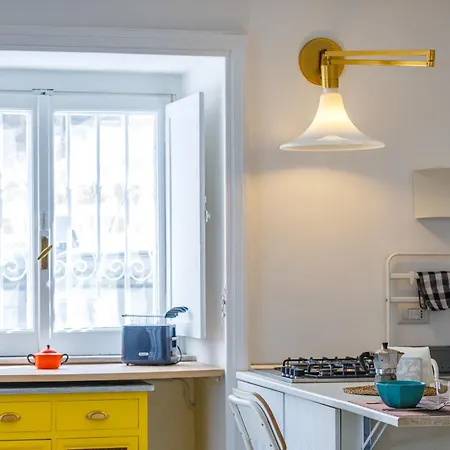 Apartament Romantic Place With Pines, Cats, Stunning View And Parking Neapol