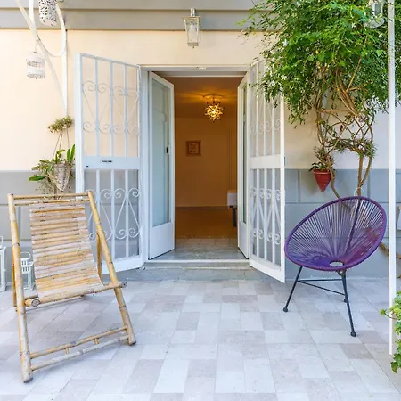 Romantic Place With Pines, Cats, Stunning View And Parking Apartament *